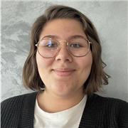 Tutrice pour de l’aide ou devoir ou du soutien scolaire de la primaire au lycée ! Ainsi que cours de renforcement en langues